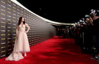 Emilie de Ravin feet photo thumbnail