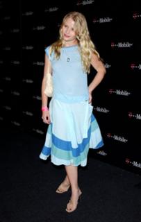 Emilie de Ravin feet photo thumbnail