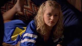 Emilie de Ravin feet photo thumbnail