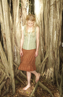 Emilie de Ravin feet photo thumbnail