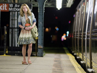Emilie de Ravin feet photo thumbnail
