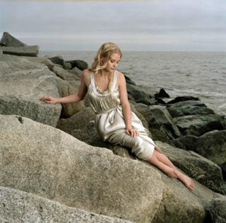 Emilie de Ravin feet photo thumbnail