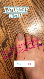 Emilie de Ravin feet photo thumbnail
