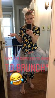 Emilie de Ravin feet photo thumbnail
