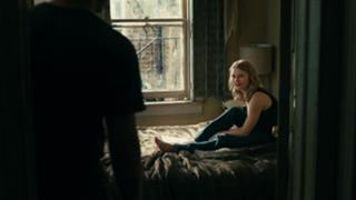 Emilie de Ravin feet photo thumbnail