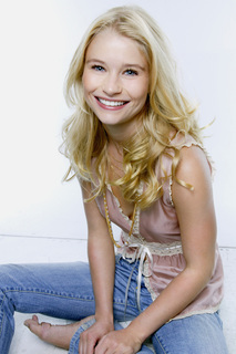 Emilie de Ravin feet photo thumbnail