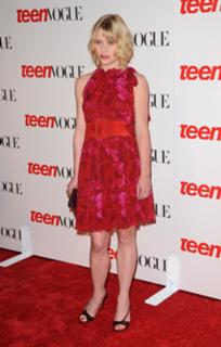 Emilie de Ravin feet photo thumbnail
