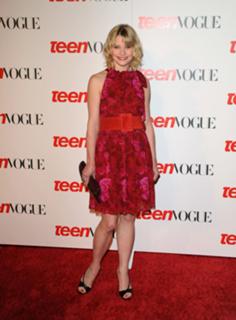 Emilie de Ravin feet photo thumbnail