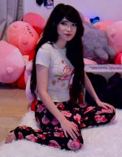 Emily 'Emiru' Schunk feet photo thumbnail