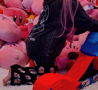 Emily 'Emiru' Schunk feet photo thumbnail