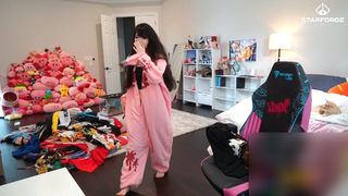 Emily 'Emiru' Schunk feet photo thumbnail