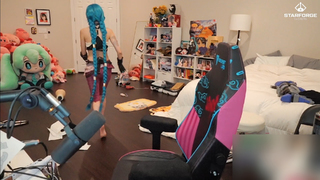 Emily 'Emiru' Schunk feet photo thumbnail