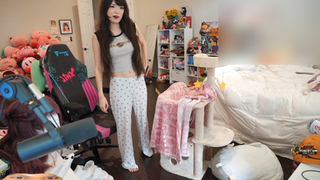 Emily 'Emiru' Schunk feet photo thumbnail