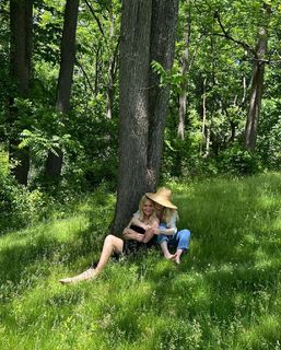 Emily Alyn Lind feet photo thumbnail