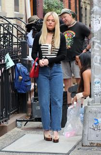 Emily Alyn Lind feet photo thumbnail