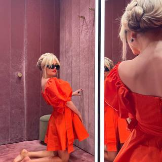 Emily Alyn Lind feet photo thumbnail