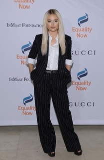 Emily Alyn Lind feet photo thumbnail