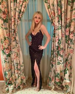 Emily Alyn Lind feet photo thumbnail