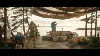 Emily Alyn Lind feet photo thumbnail