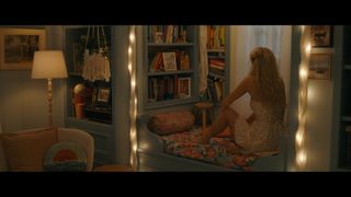 Emily Alyn Lind feet photo thumbnail