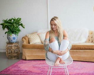 Emily Ann Roberts feet photo 14