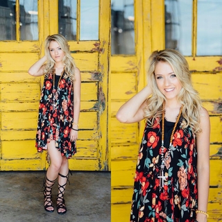 Emily Ann Roberts feet photo 11