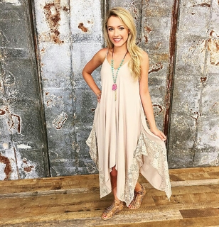 Emily Ann Roberts feet photo 10