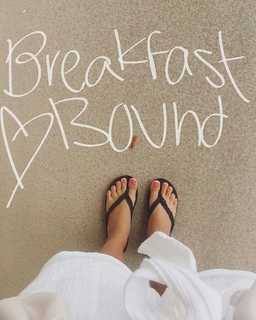 Emily Ann Roberts feet photo 5