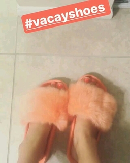 Emily Ann Roberts feet photo 4