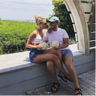 Emily Ann Roberts feet photo 14
