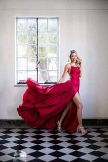 Emily Ann Roberts feet photo 8