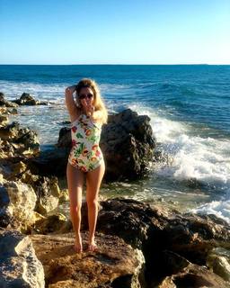 Emily Ann Roberts feet photo 20