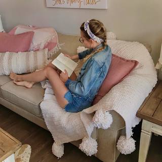 Emily Ann Roberts feet photo 11