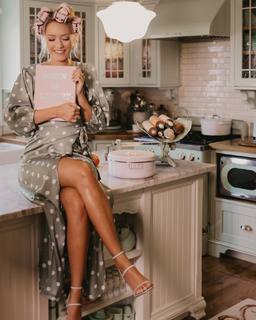 Emily Ann Roberts feet photo 7