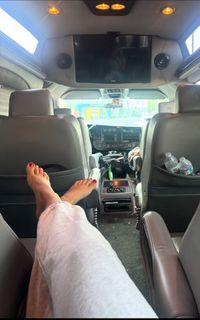 Emily Ann Roberts feet photo 8