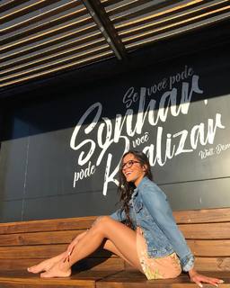 Emily Araujo feet photo 10
