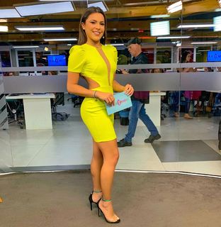 Emily Araujo feet photo 12