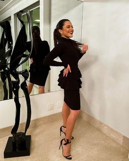 Emily Araujo feet photo 8