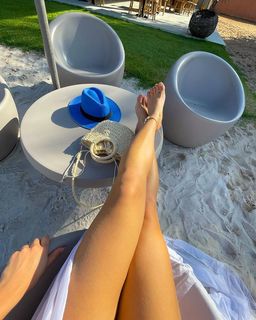 Emily Araujo feet photo 16