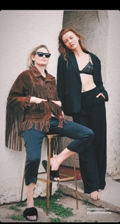 Emily Armstrong feet photo thumbnail