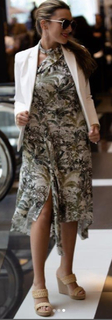 Emily Austin feet photo 3