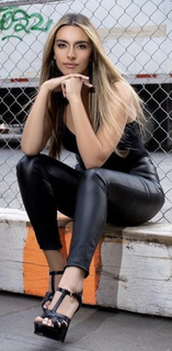 Emily Austin feet photo 1