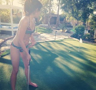 Emily Axford feet photo 8