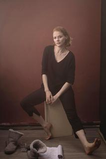 Emily Beecham feet photo 6