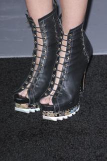 Emily Bergl feet photo 13