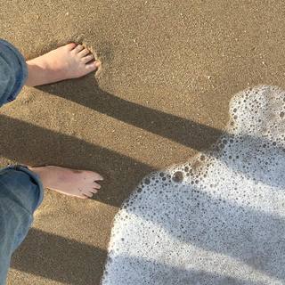 Emily Bergl feet photo 8