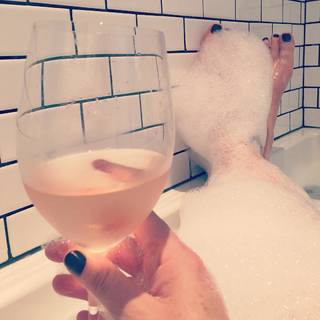 Emily Bergl feet photo 2