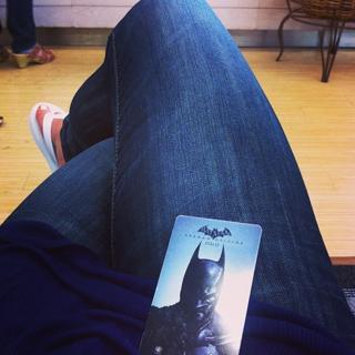 Emily Bett Rickards feet photo thumbnail