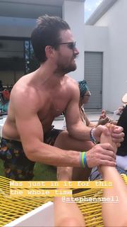 Emily Bett Rickards feet photo thumbnail