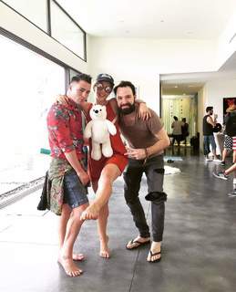 Emily Bett Rickards feet photo thumbnail